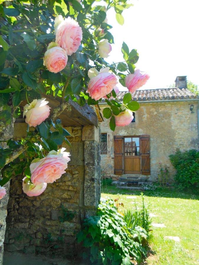 Hauts De Sentelines Sejour Authentique En Pleine Nature Gavaudun Exterior foto